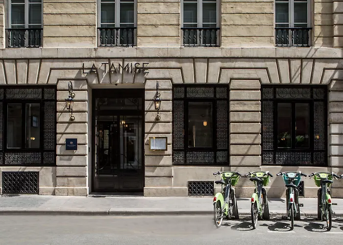 Hotell La Tamise - Esprit De France 4*