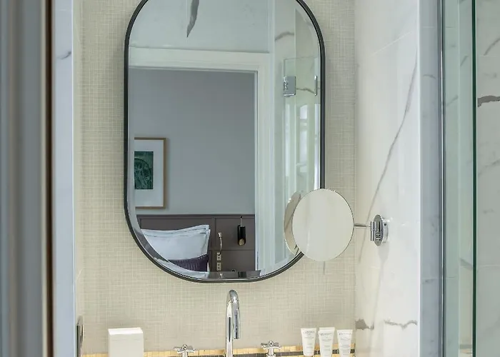 Hotell La Tamise - Esprit De France Paris